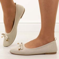 Beżowe baleriny damskie Evento 9048. Brązowe balerinki damskie eVento, na lato, z aplikacjami, z jeansu, casualowe, bez obcasa, na płaskiej podeszwie, bez zapięcia. Za 99.00 zł.