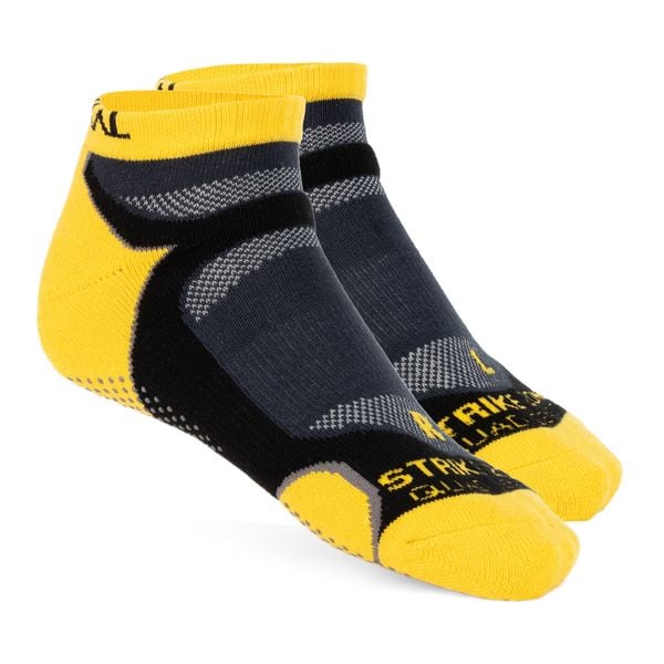 Skarpety tenisowe Karakal X4 Trainer. Czarne skarpetki damskie KARAKAL, bez wzorów. Za 44.99 zł.