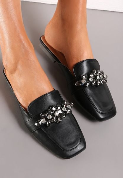 Czarne Klapki z Kryształkami i Kwadratowym Noskiem Eiremena. Czarne klapki damskie Renee, bez wzorów, bez obcasa, na płaskiej podeszwie, bez zapięcia. Za 49.99 zł.