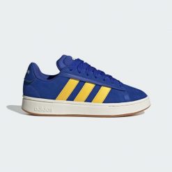 Buty Grand Court Alpha. Białe obuwie sportowe damskie Adidas, bez wzorów, bez zapięcia. Za 337.40 zł.