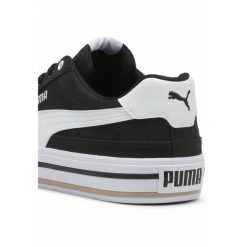 Sneakersy unisex Court Classic Vulcanised Formstrip PUMA Black White. Białe obuwie sportowe damskie Puma, bez wzorów, bez zapięcia. W wyprzedaży za 224.45 zł.