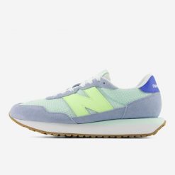 Sneakersy damskie New Balance 237. Szare obuwie sportowe damskie New Balance, bez wzorów, bez zapięcia, do biegania. Za 319.99 zł.
