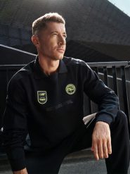 4F Longsleeve polo męski 4F x Robert Lewandowski - czarny L. Czarne koszulki sportowe męskie 4F, l, bez wzorów, z dzianiny, bez ramiączek. Za 159.99 zł.