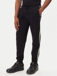 EA7 Emporio Armani Spodnie dresowe 7M000974 AF10377 UC001 Czarny Regular Fit. Czarne spodnie sportowe męskie EA7 Emporio Armani, m, bez wzorów, z bawełny. Za 429.99 zł.