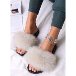 Jasnoróżowe Klapki z Futrem Turtlefeather. Czerwone klapki damskie Renee, bez wzorów, z gumy, bez obcasa, na płaskiej podeszwie, bez zapięcia. W wyprzedaży za 44.99 zł.