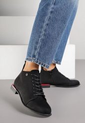 Czarne Botki Vices Trzewiki z Imitacji Zamszu Aliff. Czarne botki damskie Renee, bez wzorów, eleganckie, bez obcasa, na płaskiej podeszwie, bez zapięcia. Za 109.99 zł.