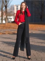 Sweter - czerwony. Czerwone swetry nierozpinane damskie Sinsay, l, bez wzorów, bez kołnierzyka, bez ramiączek. Za 49.99 zł.