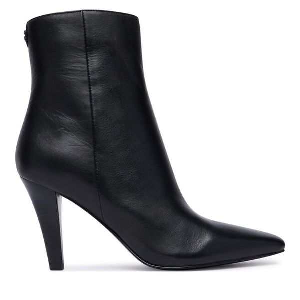 Botki Guess. Czarne botki damskie Guess, z aplikacjami, bez obcasa, na słupku, bez zapięcia. Za 824.99 zł.