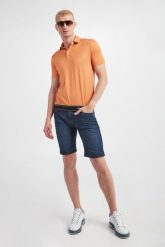 Spodenki Jeansowe męskie EMPORIO ARMANI. Szorty męskie Emporio Armani, bez wzorów, z jeansu. W wyprzedaży za 607.20 zł.