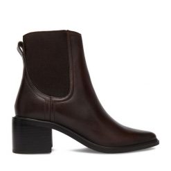 Botki GINO ROSSI. Brązowe botki damskie Gino Rossi, bez wzorów, bez obcasa, na słupku, bez zapięcia. Za 399.99 zł.