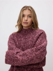 Wzorzysty sweter oversize - bordowy. Czerwone swetry nierozpinane damskie Reserved, l, bez wzorów, z dzianiny, bez kołnierzyka, bez ramiączek. Za 159.99 zł.