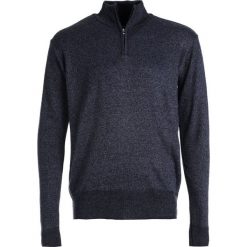 Ciemnoniebieski Sweter Holborn. Niebieskie swetry męskie Born2be, na jesień, l, bez wzorów, bez kołnierzyka, bez ramiączek. Za 59.99 zł.