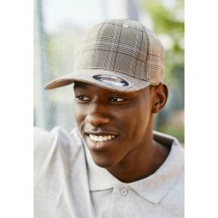 Czapka Flexfit glen. Brązowe czapki damskie FLEXFIT, bez wzorów. Za 137.50 zł.