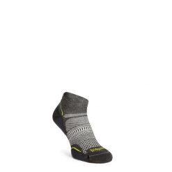 Skarpety turystyczne Bridgedale Hike UL T2 Coolmax Perfo Low. Szare skarpety męskie Bridgedale, bez wzorów. Za 77.99 zł.