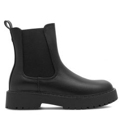 Botki DeeZee. Czarne botki damskie DeeZee, bez wzorów, bez obcasa, na płaskiej podeszwie, bez zapięcia. Za 119.99 zł.