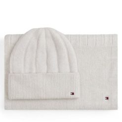 Zestaw Szalik i Czapka Tommy Hilfiger. Brązowe szaliki damskie Tommy Hilfiger, na zimę, bez wzorów. Za 429.99 zł.