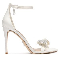 Sandały Steve Madden. Białe sandały damskie Steve Madden, bez wzorów, bez obcasa, na szpilce, bez zapięcia. Za 519.99 zł.