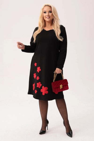 Czarna dresowa sukienka Fiorella - klasyka z nutą kobiecości PLUS SIZE XXL JESIEŃ. Czarne sukienki damskie Moda Size Plus Iwanek, na co dzień, na jesień, plus size, z aplikacjami, z bawełny, eleganckie, bez kołnierzyka, plus size, bez ramiączek, midi, oversize. Za 289.90 zł.
