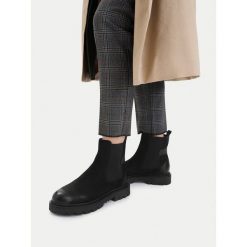 Sztyblety Lasocki. Czarne botki damskie Lasocki, bez wzorów, bez obcasa, na płaskiej podeszwie, bez zapięcia. Za 249.99 zł.