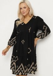 Czarna Bawełniana Sukienka Pudełkowa w Geometryczny Wzór Claradina. Czarne sukienki damskie Born2be, l, bez wzorów, z bawełny, eleganckie, bez kołnierzyka, plus size, bez ramiączek, midi. Za 79.99 zł.