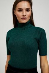 Sweter z golfem ozdobiony metaliczną nitką szmaragdowy. Zielone swetry nierozpinane damskie MOODO, m, bez wzorów, z poliamidu, bez kołnierzyka, bez ramiączek. W wyprzedaży za 59.99 zł.