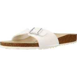 Klapki damskie Birkenstock Madrid BF. Białe klapki damskie Birkenstock, na lato, bez wzorów, z materiału, eleganckie, bez obcasa, bez zapięcia. Za 279.00 zł.