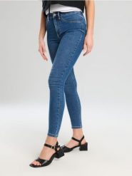 Jeansy skinny mid waist - niebieski. Niebieskie jeansy damskie Sinsay, bez wzorów, z jeansu. Za 39.99 zł.