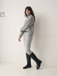 Jeansy slim z wysokim stanem - szary. Szare jeansy damskie Sinsay, bez wzorów, z jeansu, z podwyższonym stanem. Za 69.99 zł.