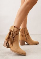 Brązowe Ażurowe Botki Typu Kowbojki na Stożku Ozdobione Frędzlami Pentora. Brązowe botki damskie Renee, w ażurowe wzory, z jeansu, bez obcasa, na obcasie, bez zapięcia. Za 159.99 zł.