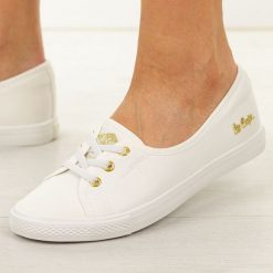 Białe tenisówki damskie Lee Cooper 4043. Białe balerinki damskie Lee Cooper, na lato, bez wzorów, z jeansu, eleganckie, z okrągłym noskiem, bez obcasa, bez zapięcia. Za 159.00 zł.