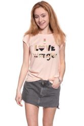 WRANGLER T SHIRT DAMSKI I LOVE TEE PEACH PARFAIT W700LF6UD 112130873. Pomarańczowe t-shirty damskie Wrangler, s, bez wzorów, bez kołnierzyka, bez ramiączek. W wyprzedaży za 39.99 zł.
