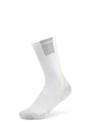 Skarpety biegowe Buff Coolnet Crew Sock CC. Białe skarpety męskie Buff, bez wzorów, z elastanu. Za 119.99 zł.