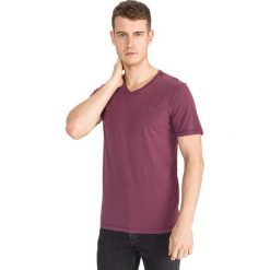 Jack & Jones Carlin Koszulka Czerwony. Czerwone t-shirty męskie Jack & Jones, l, bez wzorów, z bawełny, bez kołnierzyka, bez ramiączek. Za 87.95 zł.