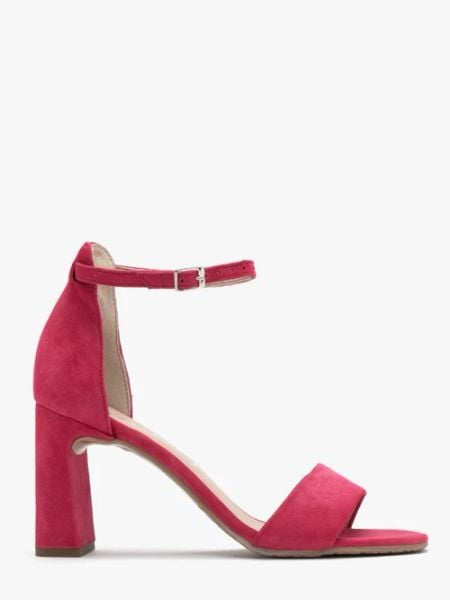 Sandały w kolorze fuksji. Fioletowe sandały damskie Ryłko, bez wzorów, ze skóry, bez obcasa, na obcasie, bez zapięcia. Za 359.99 zł.