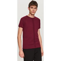 Sweter z krótkim rękawem - Bordowy. Czerwone swetry męskie Reserved, l, bez wzorów, bez kołnierzyka, bez ramiączek. Za 49.99 zł.