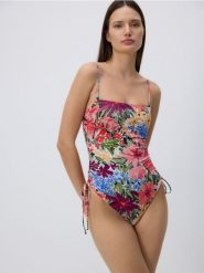 Jednoczęściowy strój kąpielowy - intensywny róż. Czerwone stroje kąpielowe damskie Reserved, bez wzorów, z dzianiny. Za 139.99 zł.