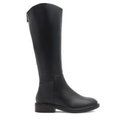 Kozaki DeeZee. Czarne kozaki damskie DeeZee, bez wzorów, bez obcasa, na płaskiej podeszwie, bez zapięcia. Za 179.99 zł.