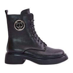 Skórzane Botki Workery Ocieplane Na Zamek Z Ozdobą Czarne Lorevine. Czarne botki damskie na zimę, z aplikacjami, ze skóry, eleganckie, bez obcasa, na obcasie, bez zapięcia. Za 402.17 zł.