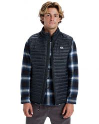 Kurtka ocieplająca dla Mężczyzn SCALY. Czarne kurtki męskie Quiksilver, m, bez wzorów, z materiału, bez kaptura. Za 359.99 zł.