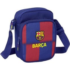 Praktyczna torba boczna Barcelony 25-26. Niebieskie torby na ramię męskie FC BARCELONA, z materiału, na ramię, duże. Za 95.23 zł.