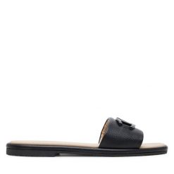 Klapki Aigner. Czarne klapki damskie Aigner, bez wzorów, bez obcasa, bez zapięcia. Za 759.99 zł.