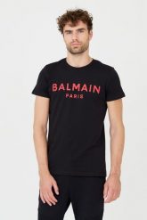 BALMAIN T-shirt czarny z czerwonym logo. Czarne t-shirty męskie Balmain, m, bez wzorów, bez kołnierzyka, bez ramiączek. W wyprzedaży za 999.99 zł.