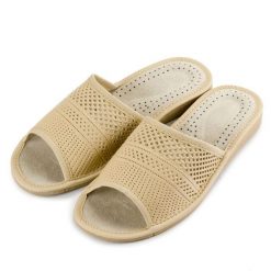 Lekkie kapcie klapki R.41 damskie do domu ażurowe, skórzane wnętrze KD-07-BG-41. Brązowe klapki damskie w ażurowe wzory, z gumy, klasyczne, bez obcasa, na koturnie, bez zapięcia. Za 23.37 zł.