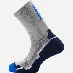 Skarpety do biegania w terenie Millet Intense Mid Socks Szary. Niebieskie skarpetki damskie Millet, bez wzorów, z tkaniny. Za 99.00 zł.