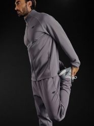 4F Bluza treningowa regular bez kaptura męska - szara M. Szare bluzy sportowe męskie 4F, m, bez wzorów, bez kaptura, na fitness i siłownię. Za 199.99 zł.