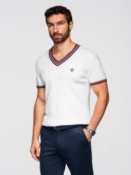 Wiskozowa męska koszulka z dekoltem w serek - biała V1 - Rozmiar: XXL. Białe t-shirty męskie Ombre Clothing, m, bez wzorów, z dzianiny, bez kołnierzyka, bez ramiączek. Za 209.99 zł.