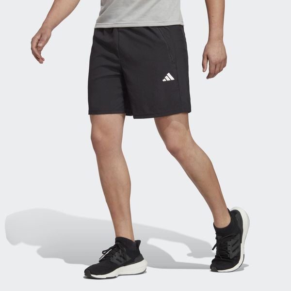 Train Essentials Woven Training Shorts. Białe spodnie materiałowe męskie Adidas, bez wzorów, z dresówki. Za 119.00 zł.