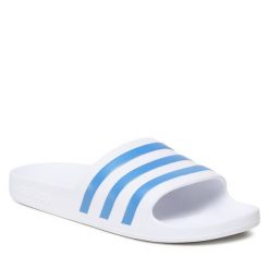 Klapki adidas. Białe klapki damskie Adidas, bez wzorów, sportowe, bez obcasa, bez zapięcia. Za 99.99 zł.