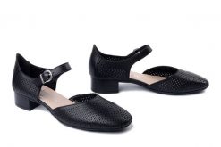 RIEKER 43460-00 black, czółenka damskie. Czarne czółenka damskie Rieker, na lato, bez wzorów, bez obcasa, bez zapięcia. Za 279.92 zł.