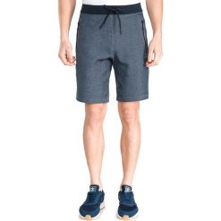 Armani Exchange Szorty Niebieski. Niebieskie szorty męskie Armani Exchange, bez wzorów, z bawełny. Za 430.95 zł.